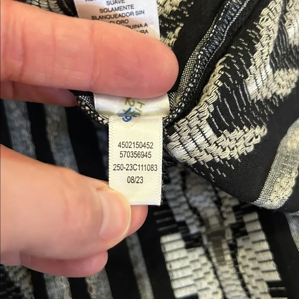 Chico's Dress Women’s L Black/White Aztec 3/4 Sleeve Tiered - Picture 16 of 16